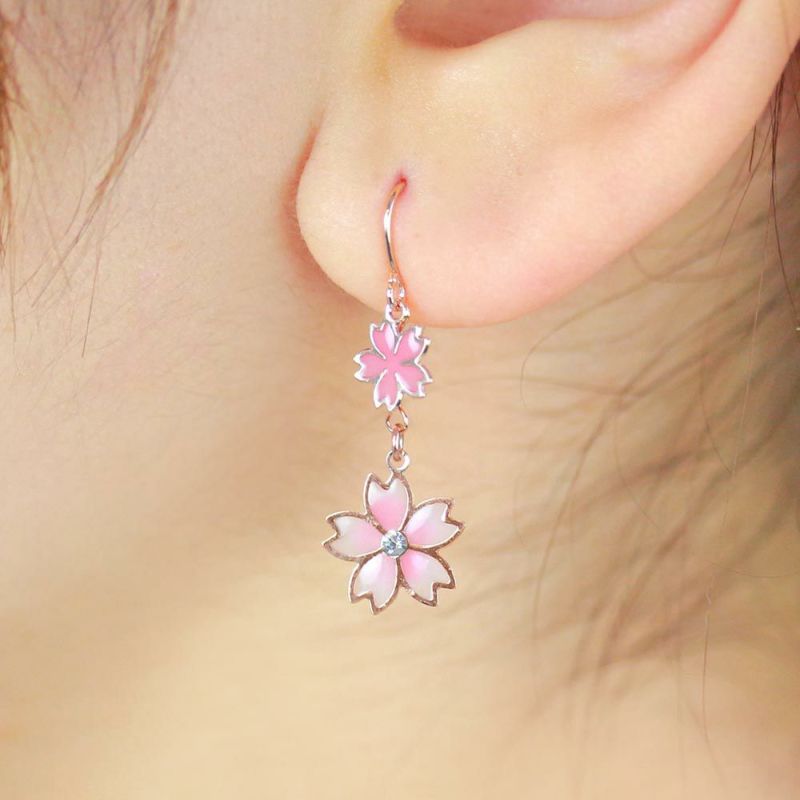 ピアス ニッケルフリー 桜 おすまし 猫 ストーン アシンメトリー フックピアス