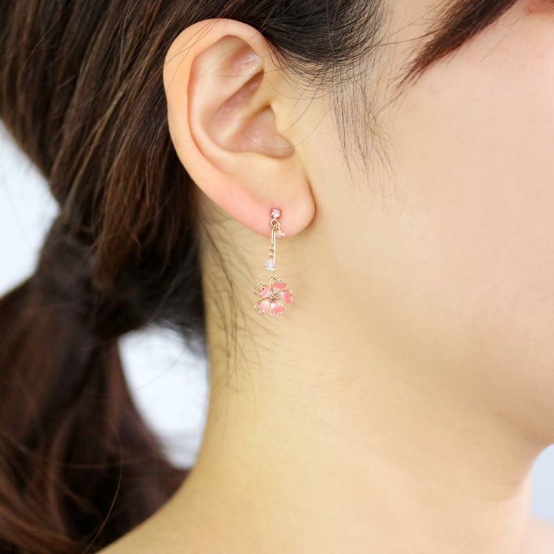 ピアス ニッケルフリー 桜 花弁 ワイヤー フラワー ビーズ アシンメトリー チタンポスト スタッドピアス