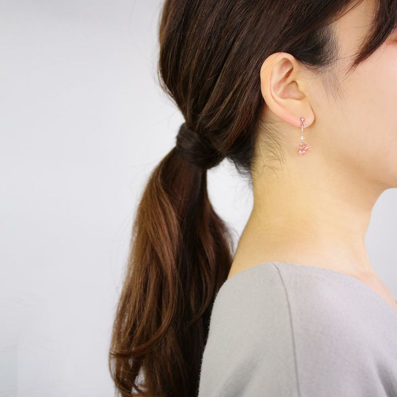 ピアス ニッケルフリー 桜 花弁 ワイヤー フラワー ビーズ アシンメトリー チタンポスト スタッドピアス