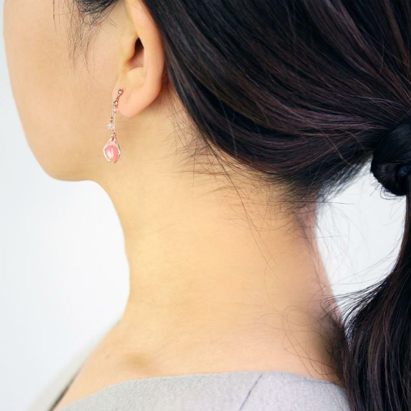 ピアス ニッケルフリー 桜 花弁 ワイヤー フラワー ビーズ アシンメトリー チタンポスト スタッドピアス