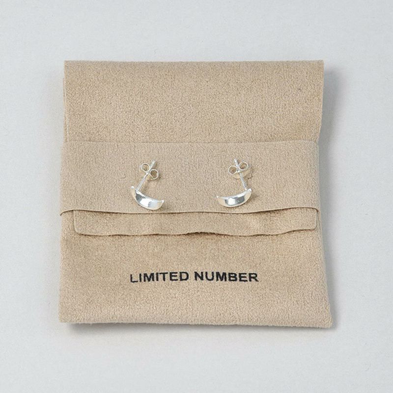 【LIMITED NUMBER】silver925 collection クレセントムーン スタッドピアス ニッケルフリー ミニジュエリーポーチ付き