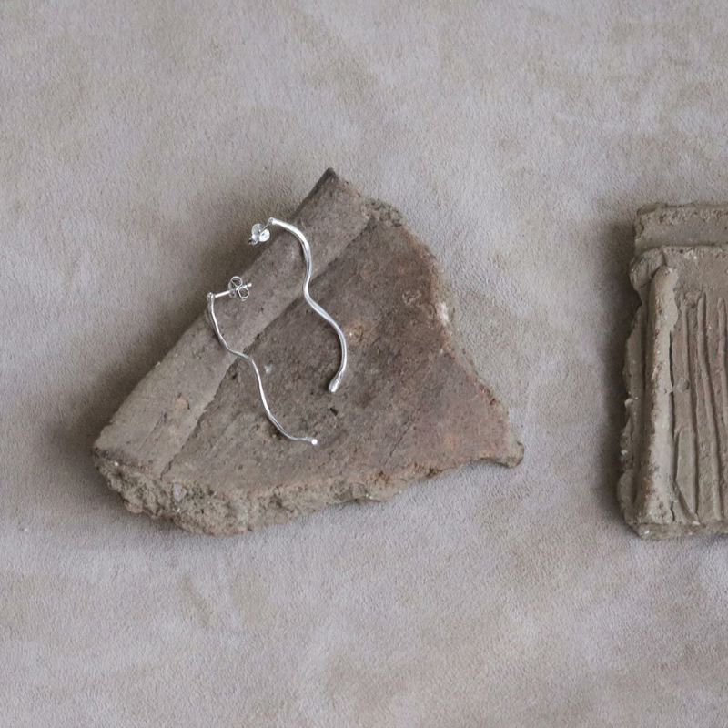 【LIMITED NUMBER】silver925 collection ウェーブ ライン スタッドピアス ニッケルフリー ミニジュエリーポーチ付き