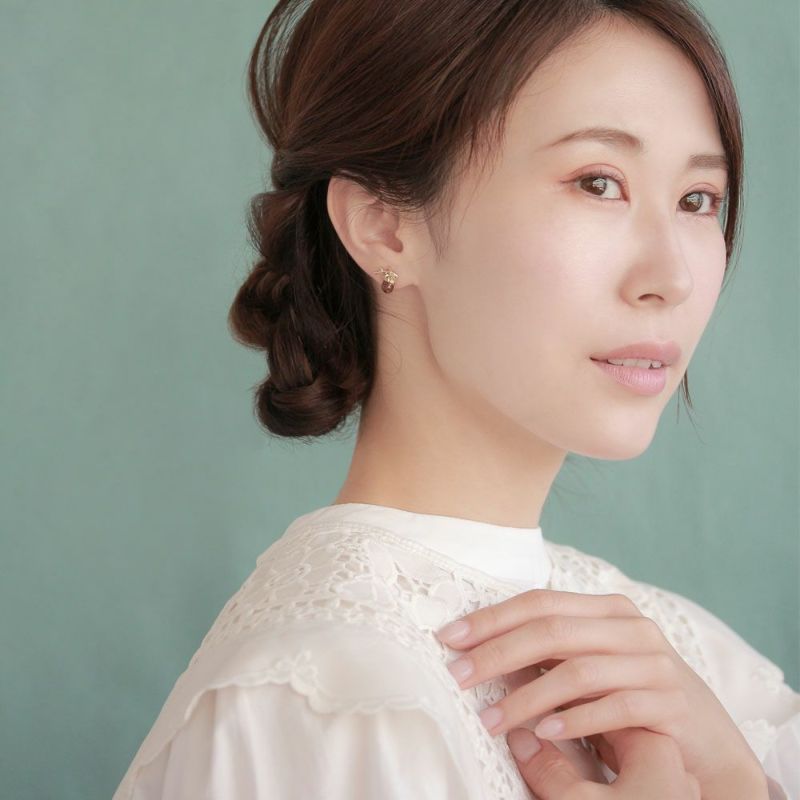 ピアス どんぐり 木の実 落ち葉 アシンメトリー チタンポスト スタッドピアス