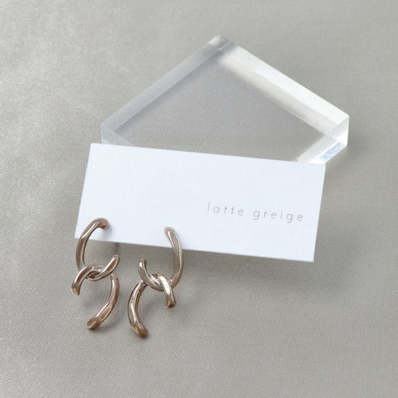 ピアス ニッケルフリー ラテグレージュ リンク チタンポスト スタッドピアス