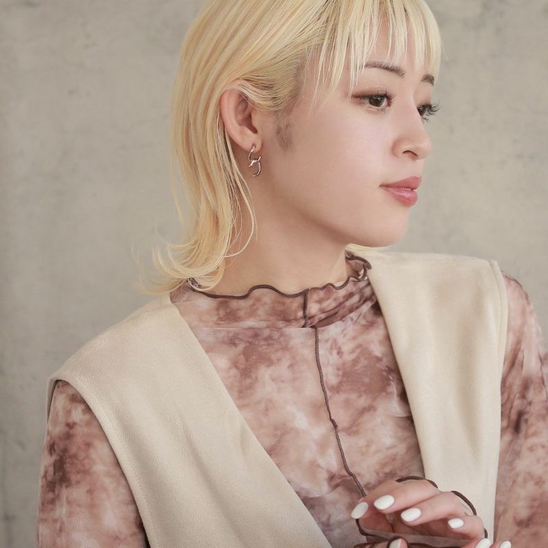 ピアス ニッケルフリー ラテグレージュ リンク チタンポスト スタッドピアス