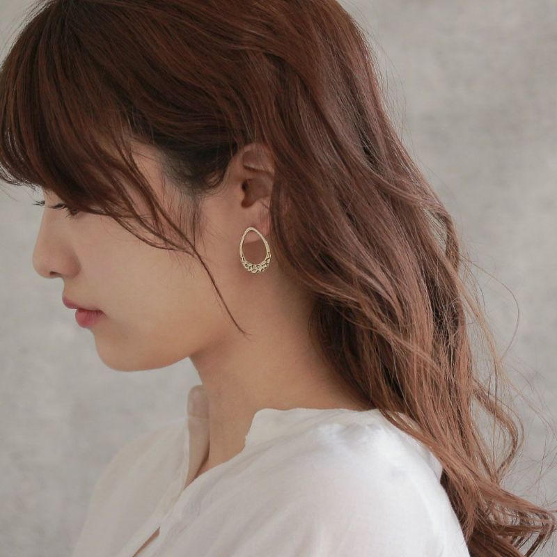 ピアス 経年変化 BRASS しんちゅう テクスチャー ドロップ チタンポスト スタッドピアス ニッケルフリー ケース入り