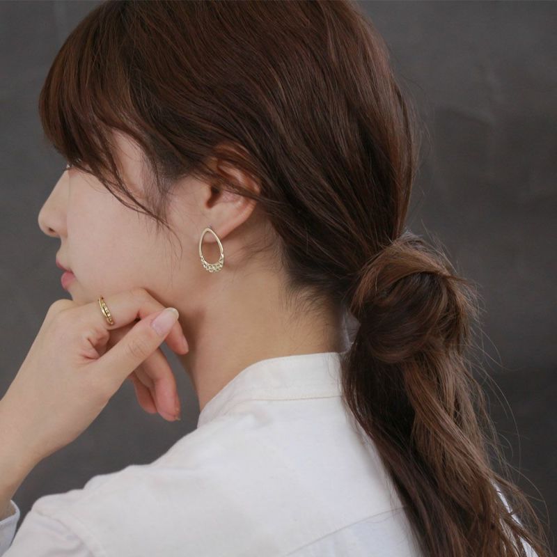 ピアス 経年変化 BRASS しんちゅう テクスチャー ドロップ チタンポスト スタッドピアス ニッケルフリー ケース入り