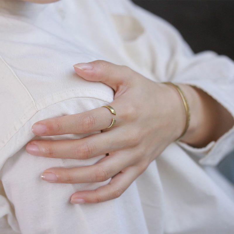 リング 経年変化 BRASS しんちゅう ハーフ テクスチャー ハグ フリーサイズ 指輪 ニッケルフリー ケース入り