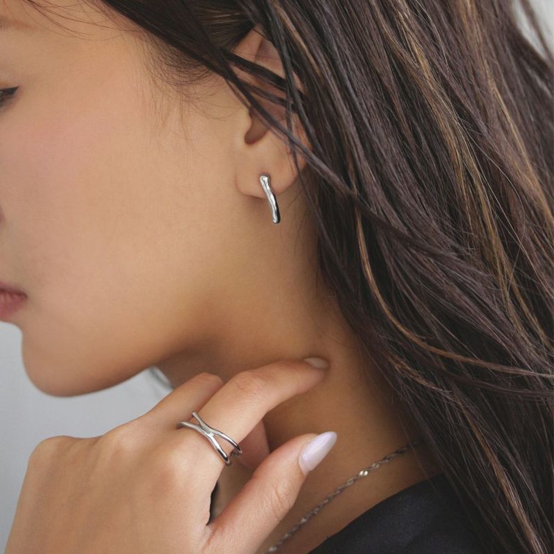 【Finobelle】Stainless Luxe ピアス ソフト ライン サージカルステンレスポスト スタッドピアス
