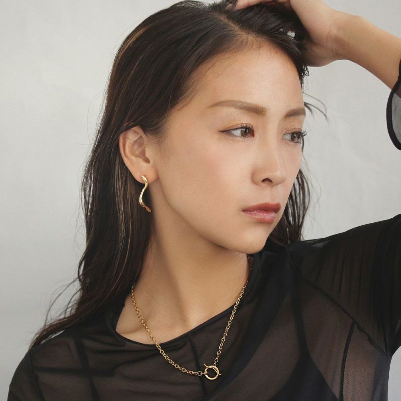 【Finobelle】Stainless Luxe ピアス ウェーブ サージカルステンレスポスト スタッドピアス