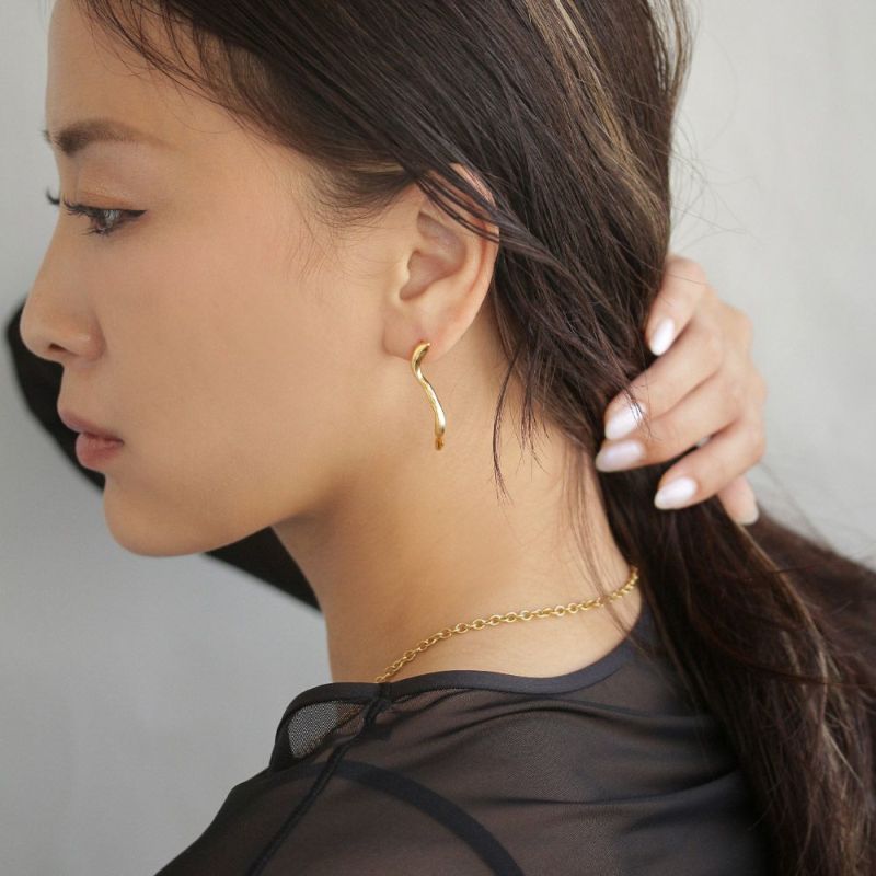 【Finobelle】Stainless Luxe ピアス ウェーブ サージカルステンレスポスト スタッドピアス