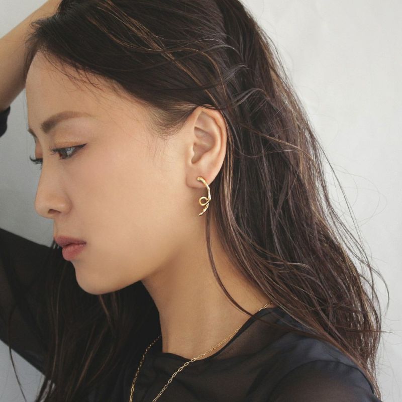 【Finobelle】Stainless Luxe ピアス カーブ ロール サージカルステンレスポスト スタッドピアス