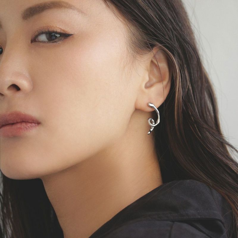 【Finobelle】Stainless Luxe ピアス カーブ ロール サージカルステンレスポスト スタッドピアス