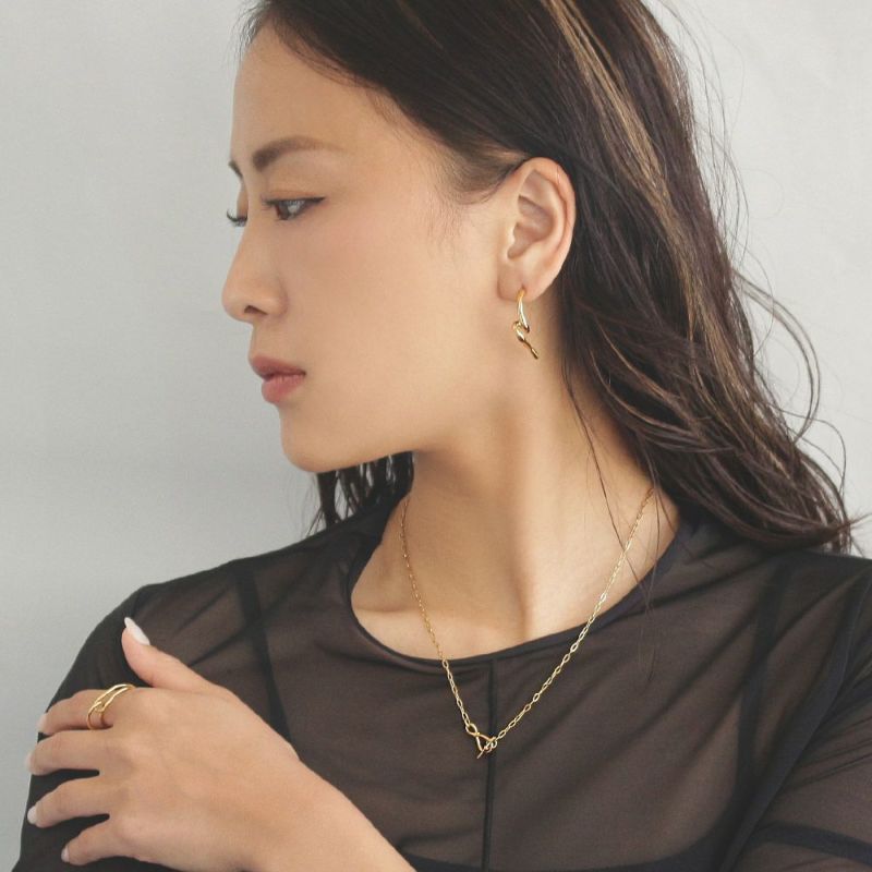 【Finobelle】Stainless Luxe ピアス ツイスト サージカルステンレスポスト スタッドピアス