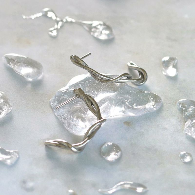 【Finobelle】Stainless Luxe ピアス クロス カーブ サージカルステンレスポスト スタッドピアス