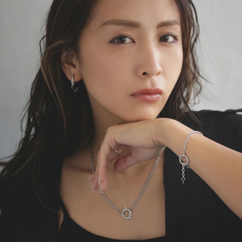 【Finobelle】Stainless Luxe ピアス クロス カーブ サージカルステンレスポスト スタッドピアス