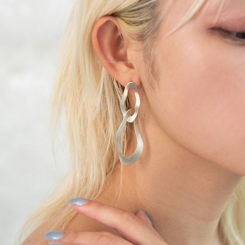 ピアス ニッケルフリー sable gold サブルゴールド チェーン ウェーブ ステンレスポスト スタッドピアス