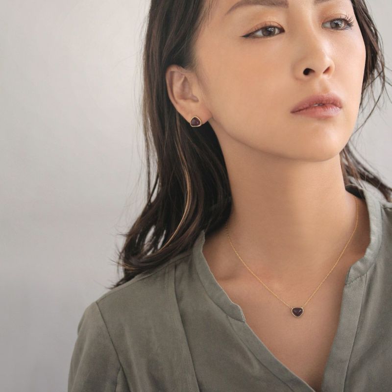 【Finobelle】Crystallia/Dark Color ネックレス ニッケルフリー ゴールド厚メッキ ガラス トライアングル パープル プチペンダント