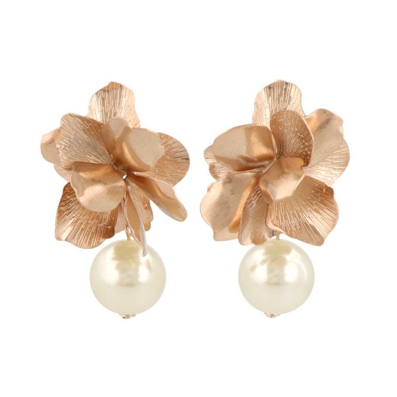 Classy GARDEN ピアス ニッケルフリー フラワー メタル ボリューム パール チタンポスト スタッドピアス