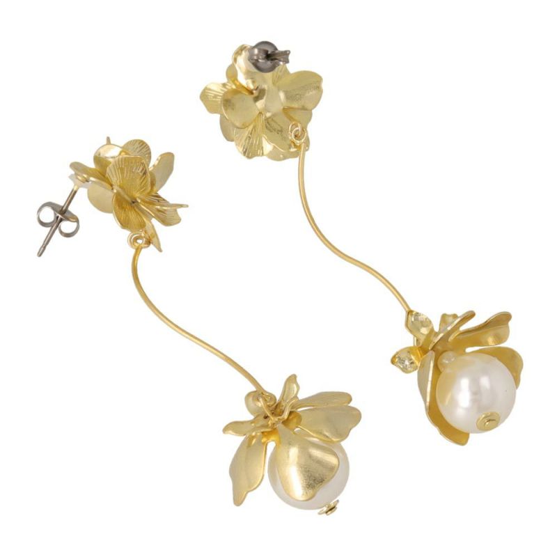 Classy GARDEN ピアス ニッケルフリー フラワー メタル ウェーブ パール チタンポスト スタッドピアス