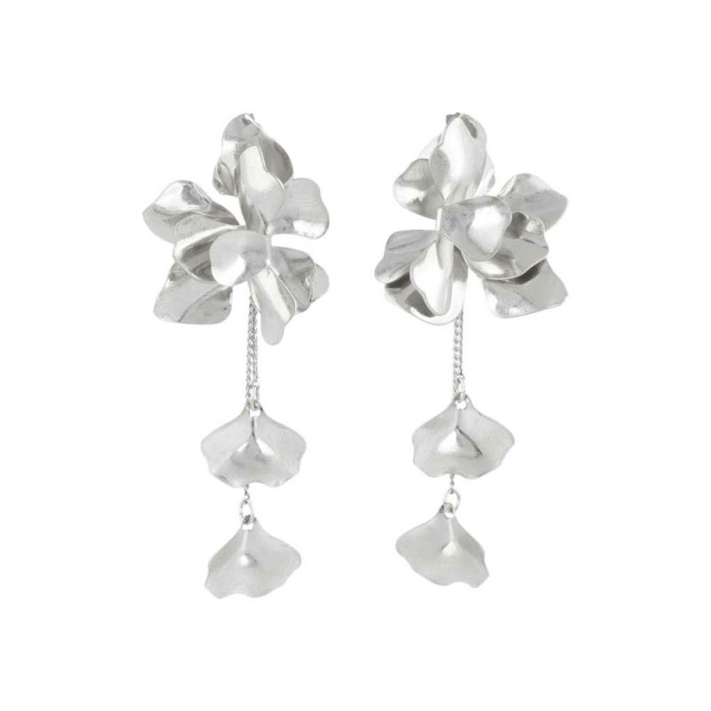 Classy GARDEN ピアス ニッケルフリー フラワー メタル ペタル チェーン バックキャッチ チタンポスト スタッドピアス