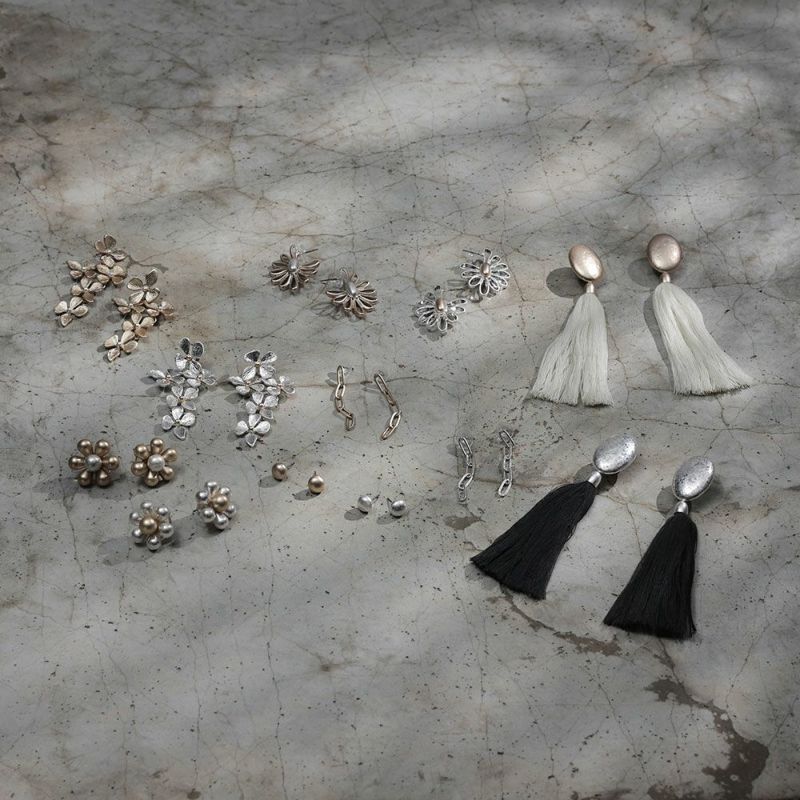 【LIMITED NUMBER】MELLOW ピアス メタル フラワー サイド チタンポスト スタッドピアス ニッケルフリー