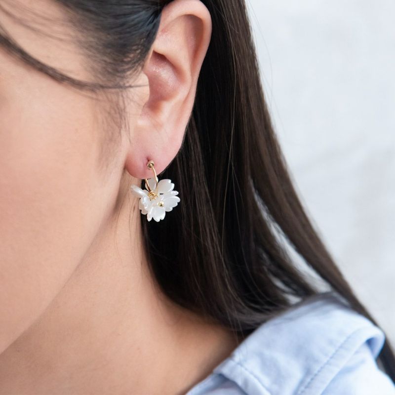 樹脂ピアス 桜 パール メタル C型 スタッドピアス