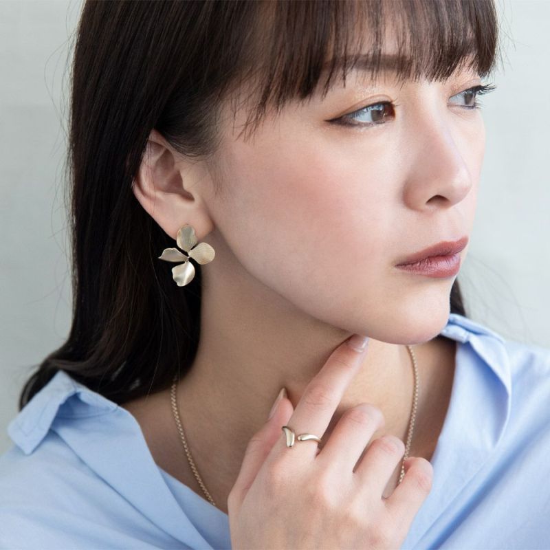 ピアス ニッケルフリー sable gold フラワー ステンレスポスト スタッドピアス