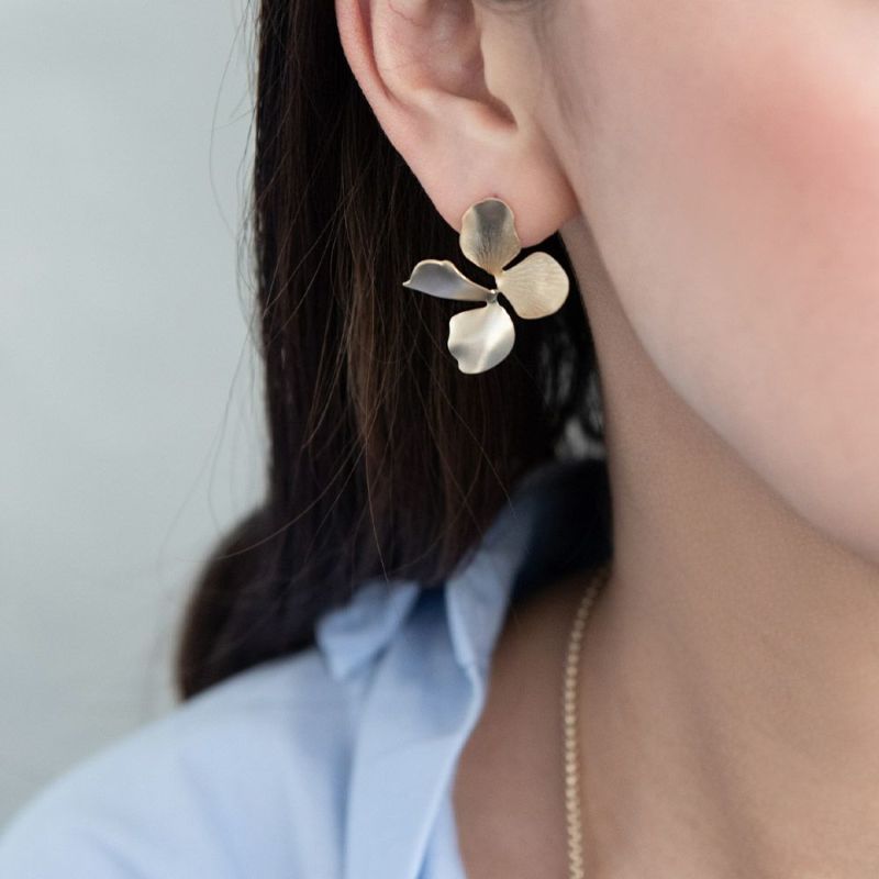 ピアス ニッケルフリー sable gold フラワー ステンレスポスト スタッドピアス