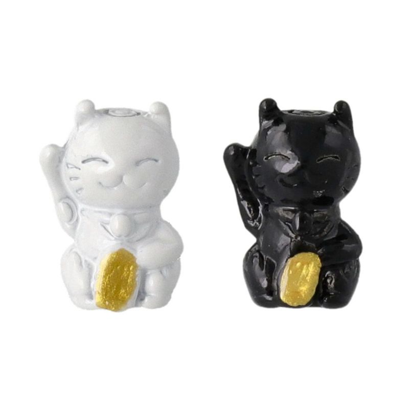 ノンホールピアス 招き猫 黒/白 イヤリング 樹脂タイプ