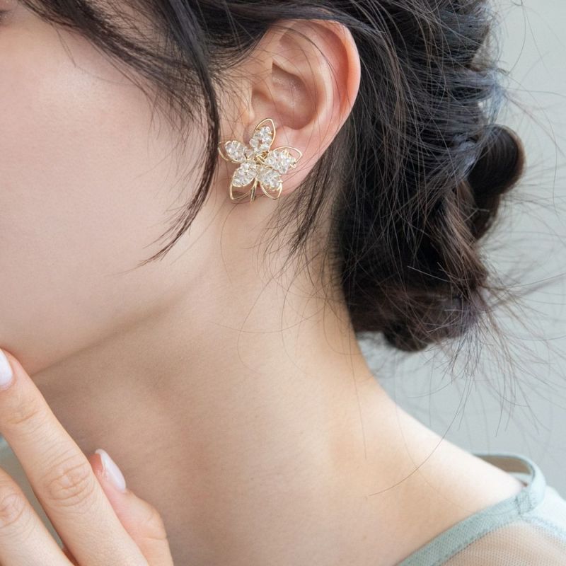 Classy イヤリング ニッケルフリー メタル クリア ビーズ フラワー 花 ネジバネ式イヤリング