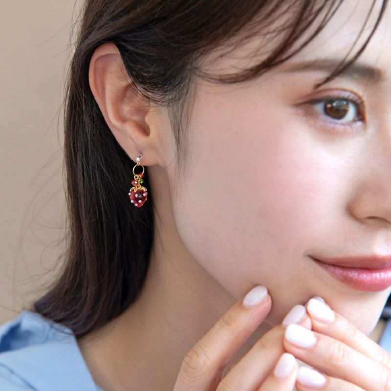 樹脂ピアス いちご ストロベリー パール カラー ストーン ビーズ メタル リング スタッドピアス