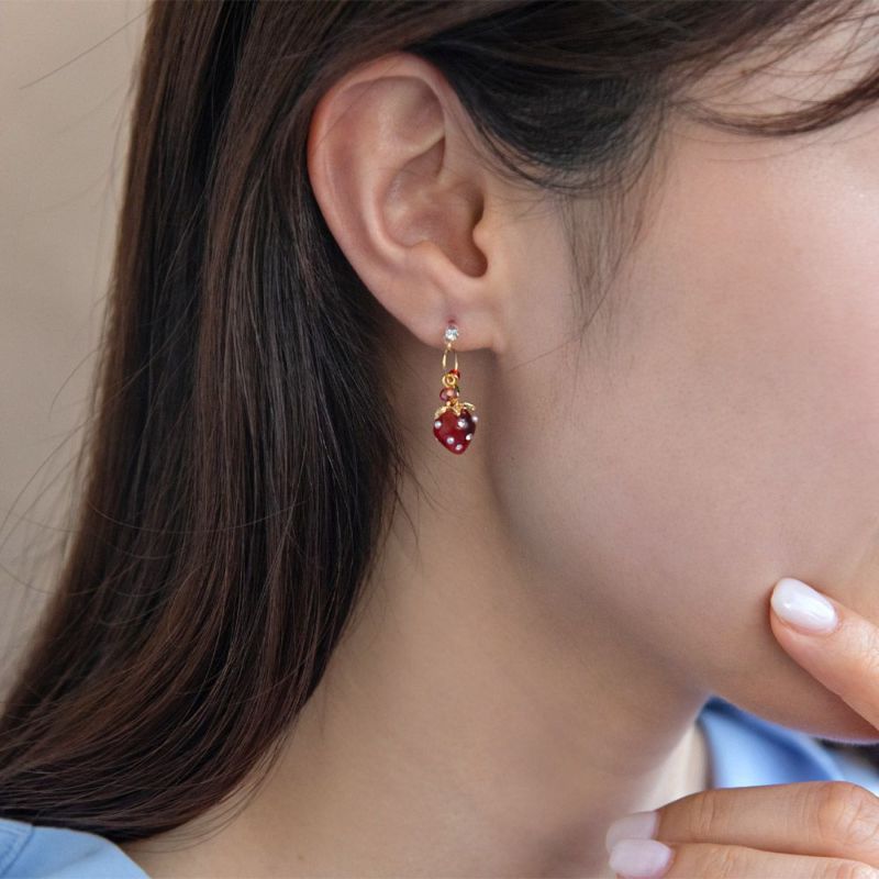 樹脂ピアス いちご ストロベリー パール カラー ストーン ビーズ メタル リング スタッドピアス