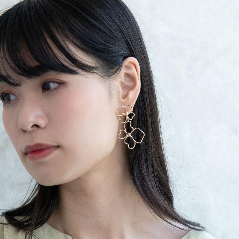 ピアス ニッケルフリー フラワー メタル チタンポスト スタッドピアス