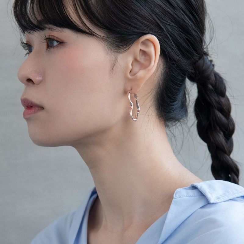 ピアス ニッケルフリー ハート ひねり チタンポスト フープピアス