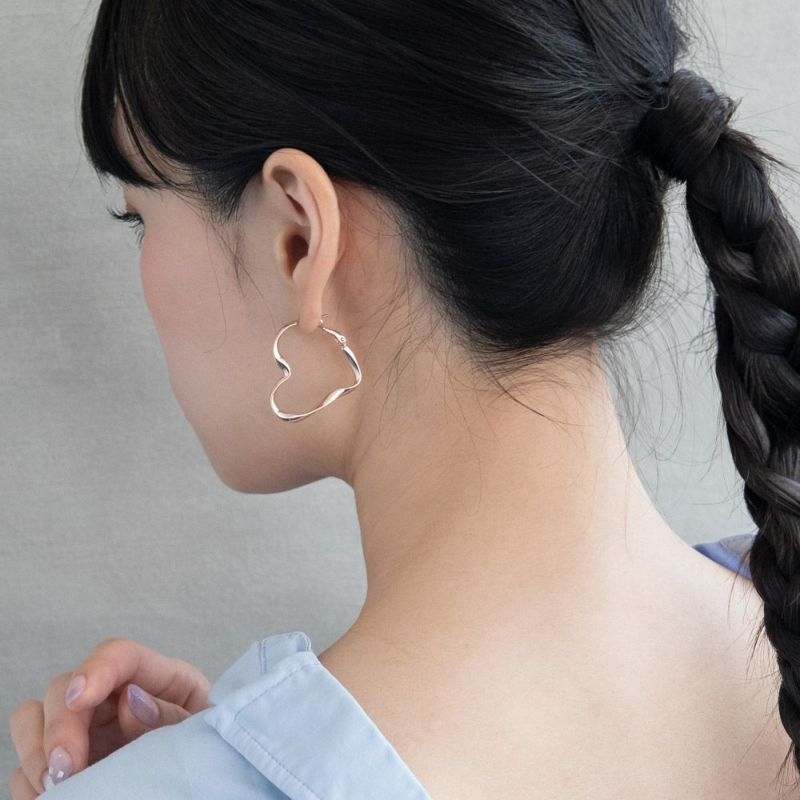 ピアス ニッケルフリー ハート ひねり チタンポスト フープピアス