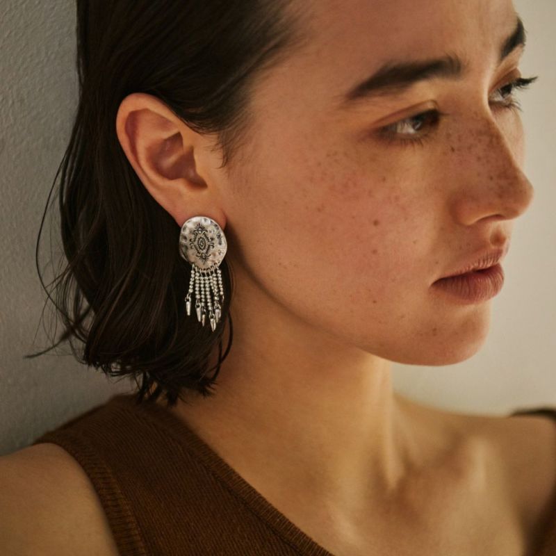 【LIMITED NUMBER】Vintage Like ピアス ニッケルフリー メタル オーバル コンチョ ボール フリンジ チタンポスト スタッドピアス