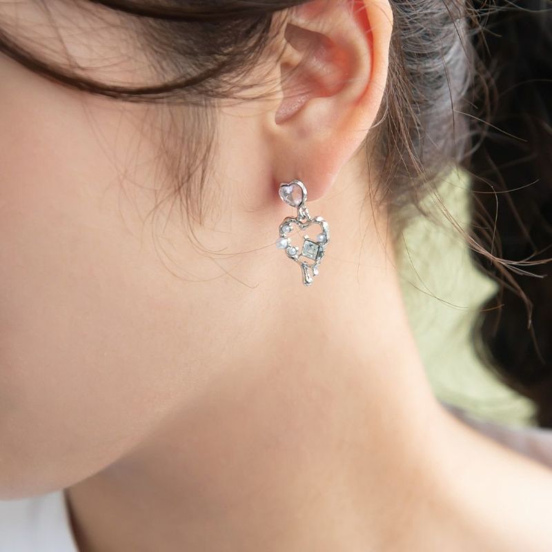 ピアス yura ニッケルフリー メタル メルト ハート ストーン パール チェーン チタンポスト スタッドピアス
