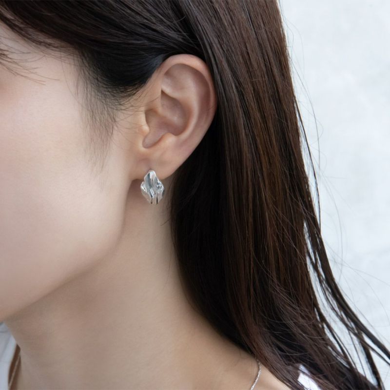 ピアス ripple ニッケルフリー メタル ドレープ プレート チタンポスト スタッドピアス