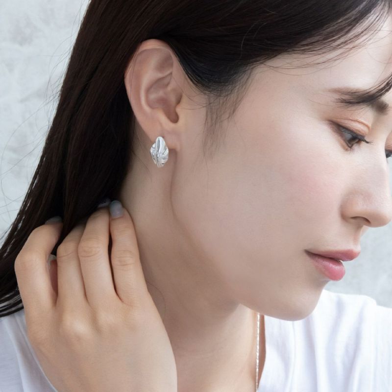 ピアス ripple ニッケルフリー メタル ドレープ プレート チタンポスト スタッドピアス