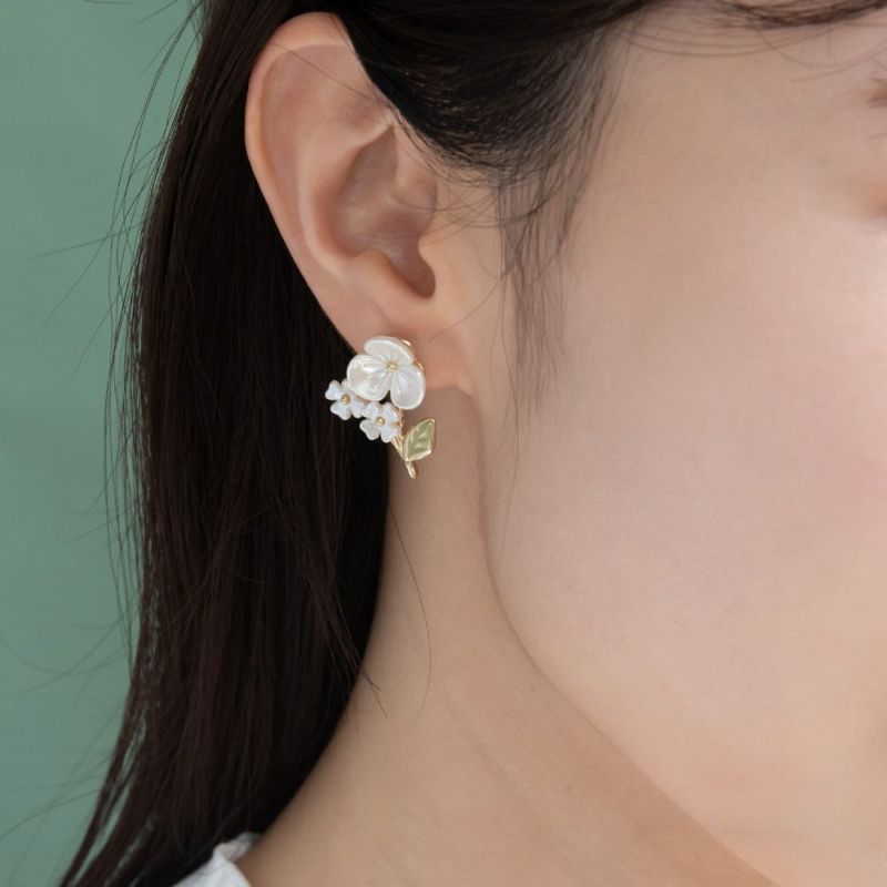 ピアス ニッケルフリー メタル パール フラワー 花 リーフ チタンポスト スタッドピアス