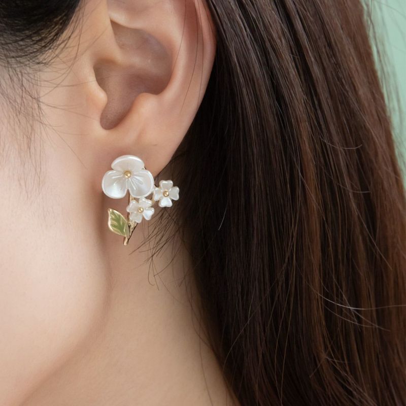 ピアス ニッケルフリー メタル パール フラワー 花 リーフ チタンポスト スタッドピアス