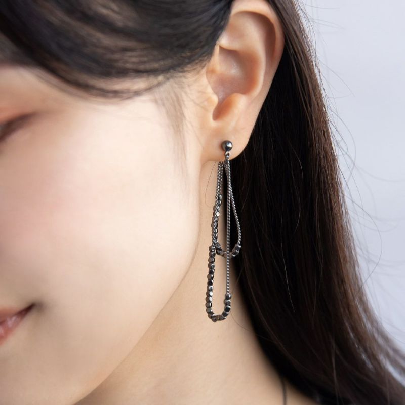 ピアス grain. ニッケルフリー メタル ビーズ スクエアー チェーン 2連 バックキャッチ チタンポスト スタッドピアス