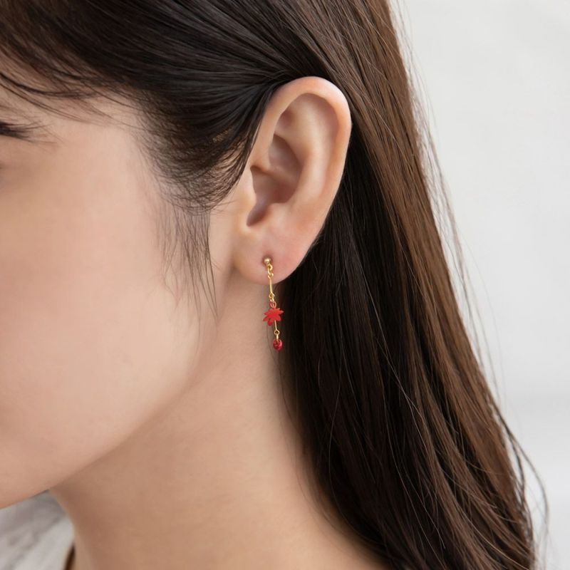 ピアス 和風 紅葉 もみじ ストーン メタル ワイヤー チタンポスト スタッドピアス