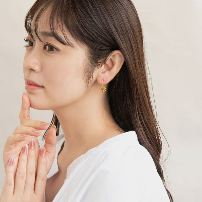ピアス 和風 紅葉 もみじ 銀杏 イチョウ グラデーション アシンメトリー メタル チタンポスト スタッドピアス