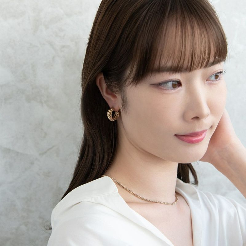 ピアス sable gold サブルゴールド メタル スリー ライン ツイスト カーブ ステンレスポスト C型 スタッドピアス