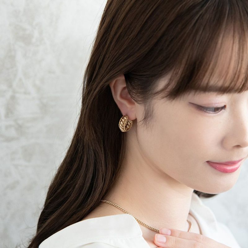 ピアス sable gold サブルゴールド メタル スリー ライン ツイスト カーブ ステンレスポスト C型 スタッドピアス