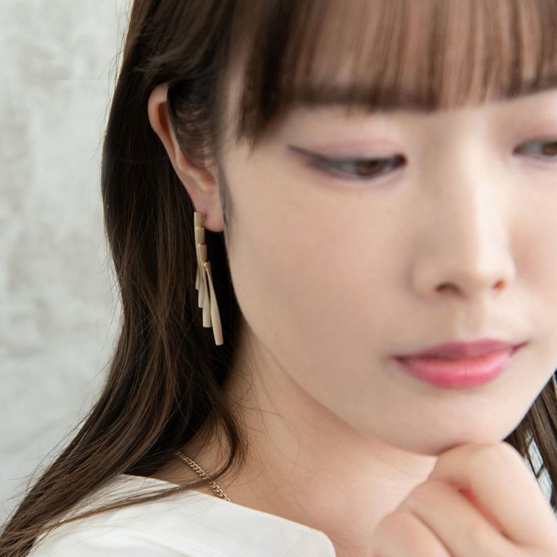 ピアス ニッケルフリー sable gold サブルゴールド メタル ツイスト ステック ライン ステンレスポスト スタッドピアス