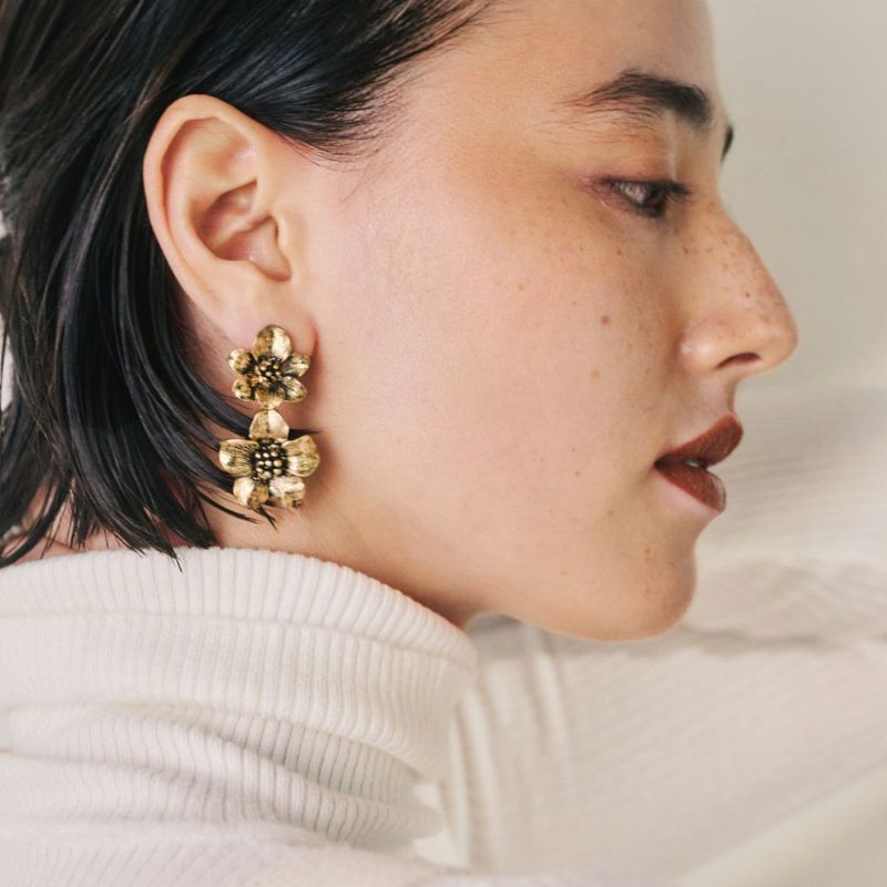 【LIMITED NUMBER】Vintage Like ピアス ニッケルフリー メタル フラワー アネモネ ダブル チタンポスト スタッドピアス