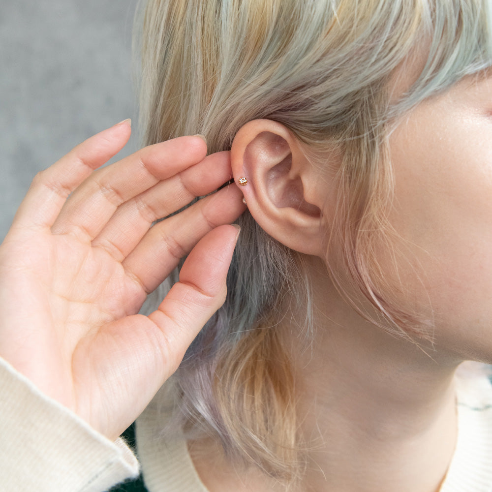 ボディピアス クローバー キュービックジルコニア ストレートバーベル ネジ式 サージカルステンレス 18G 【1個販売】